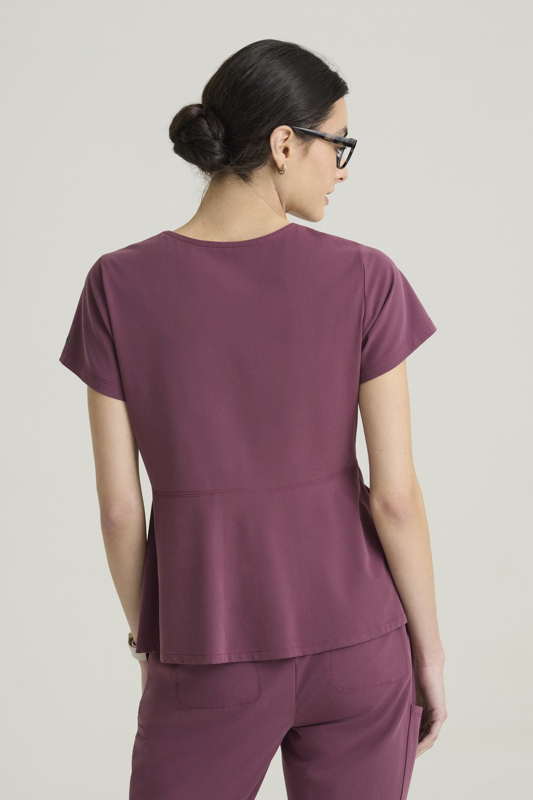 GREY'S ANATOMY CULTIVATE WOMEN'S SCRUB TOP GRGT309 - LIGHT PURPLE