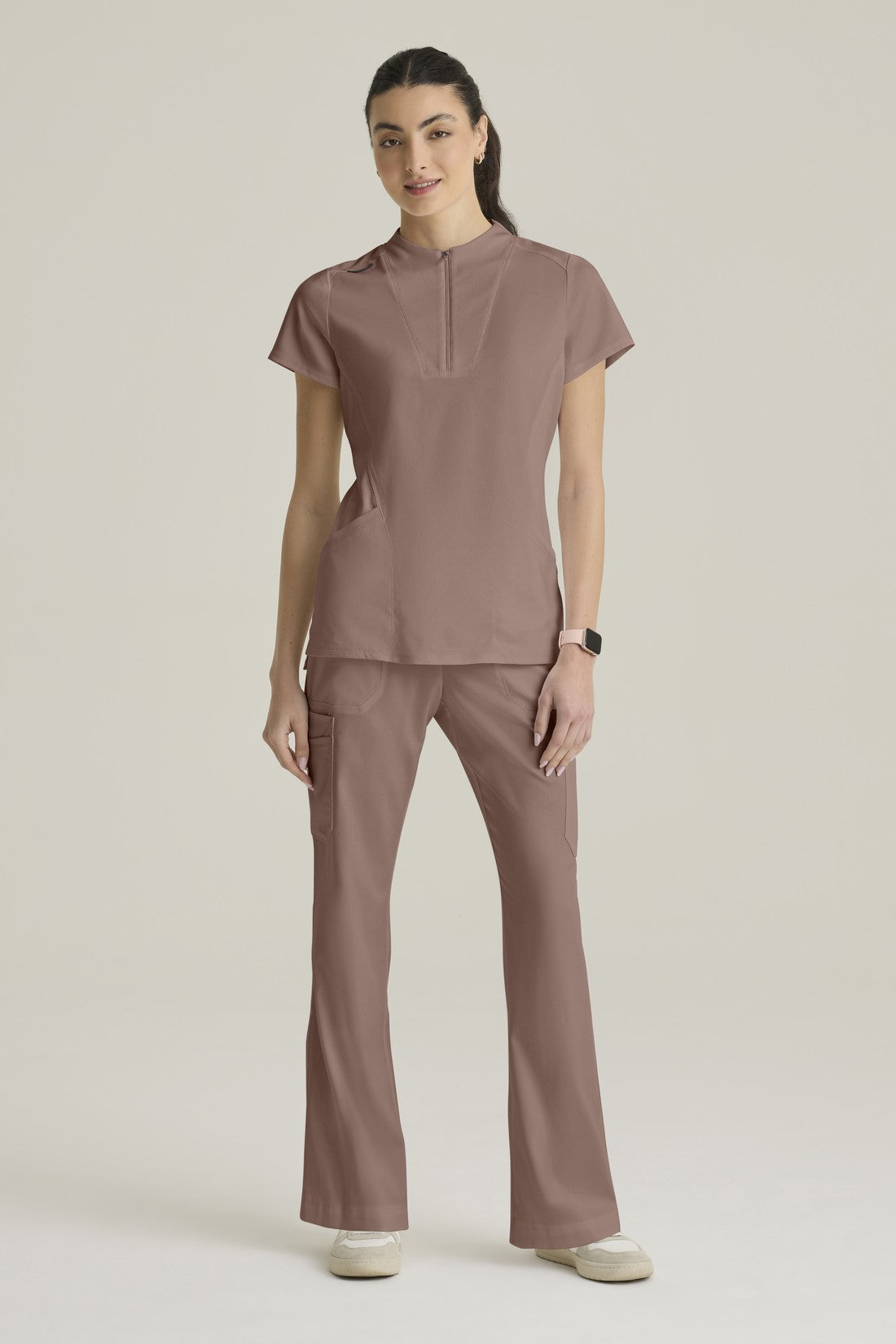 TOP MUJER GREYS ANATOMY STRETCH GRST292 - CAFÉ
