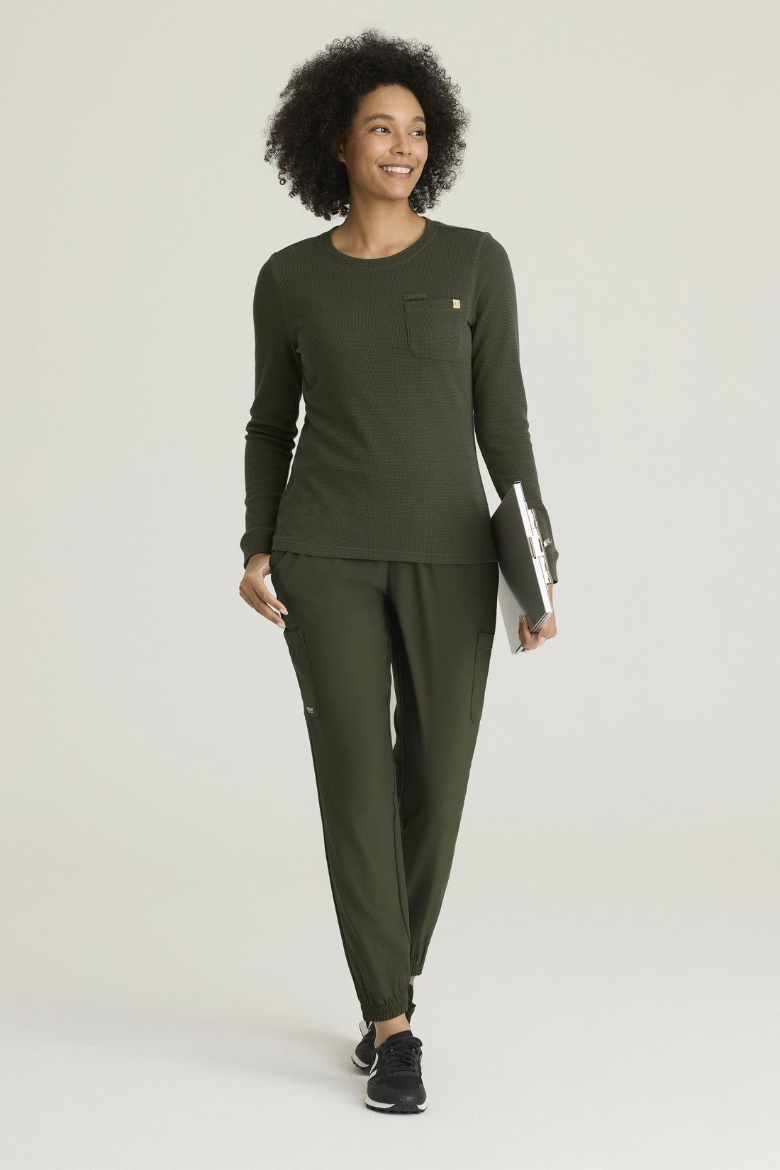 TOP MUJER GREYS ANATOMY EVOLVE GSST257 - OLIVA