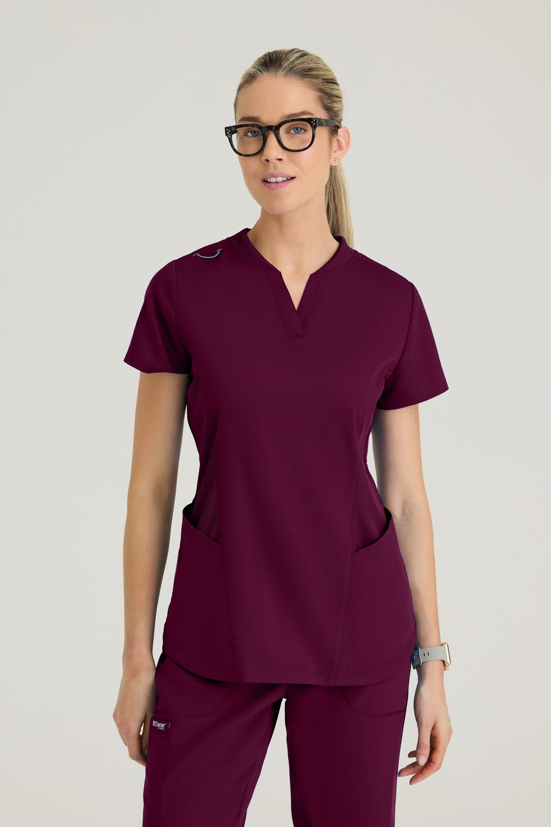 TOP MUJER GREYS ANATOMY  GRT303 - VINOTINTO