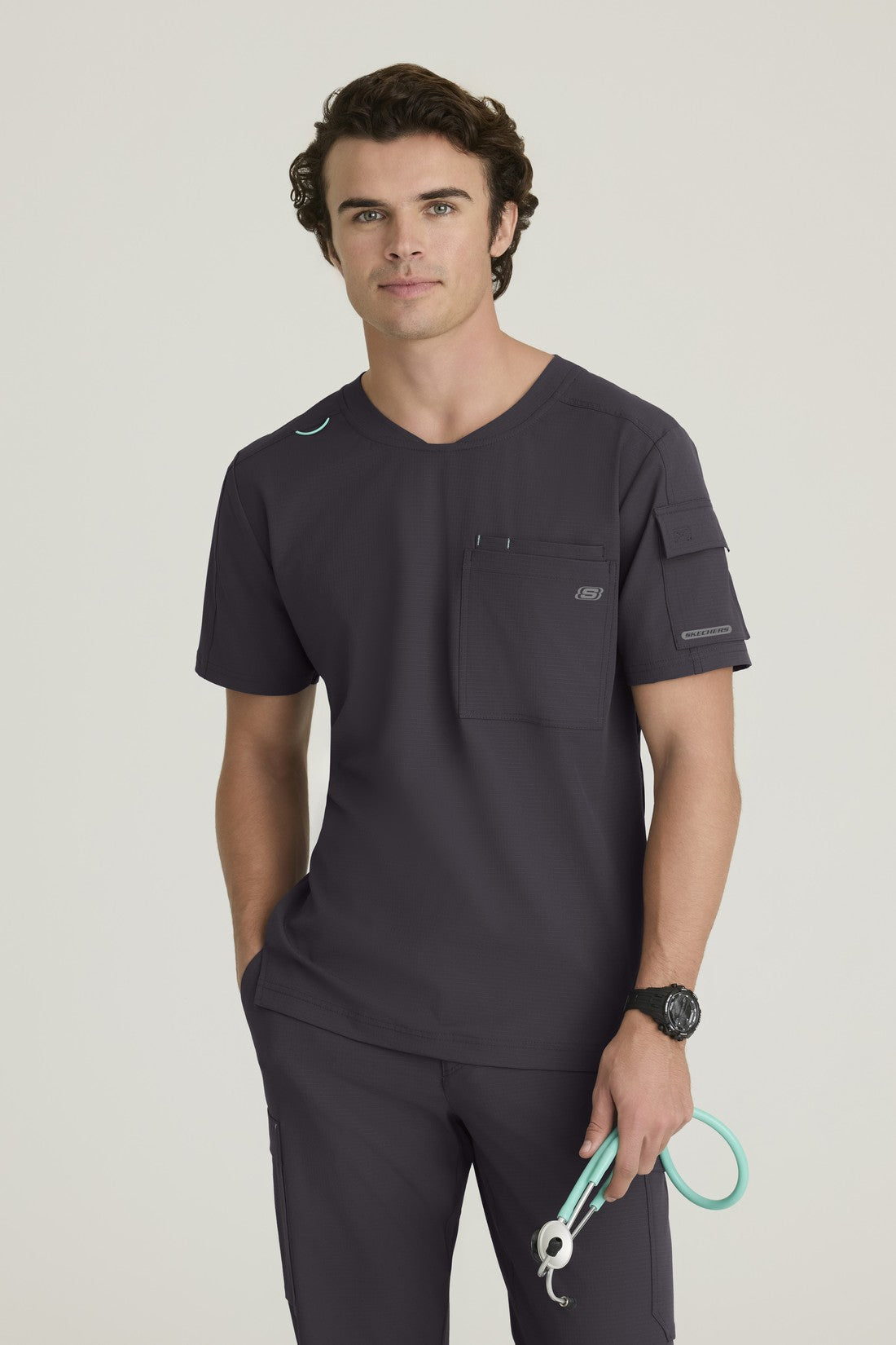TOP HOMBRE SKECHERS RIPSTOP SKT277 - GRIS